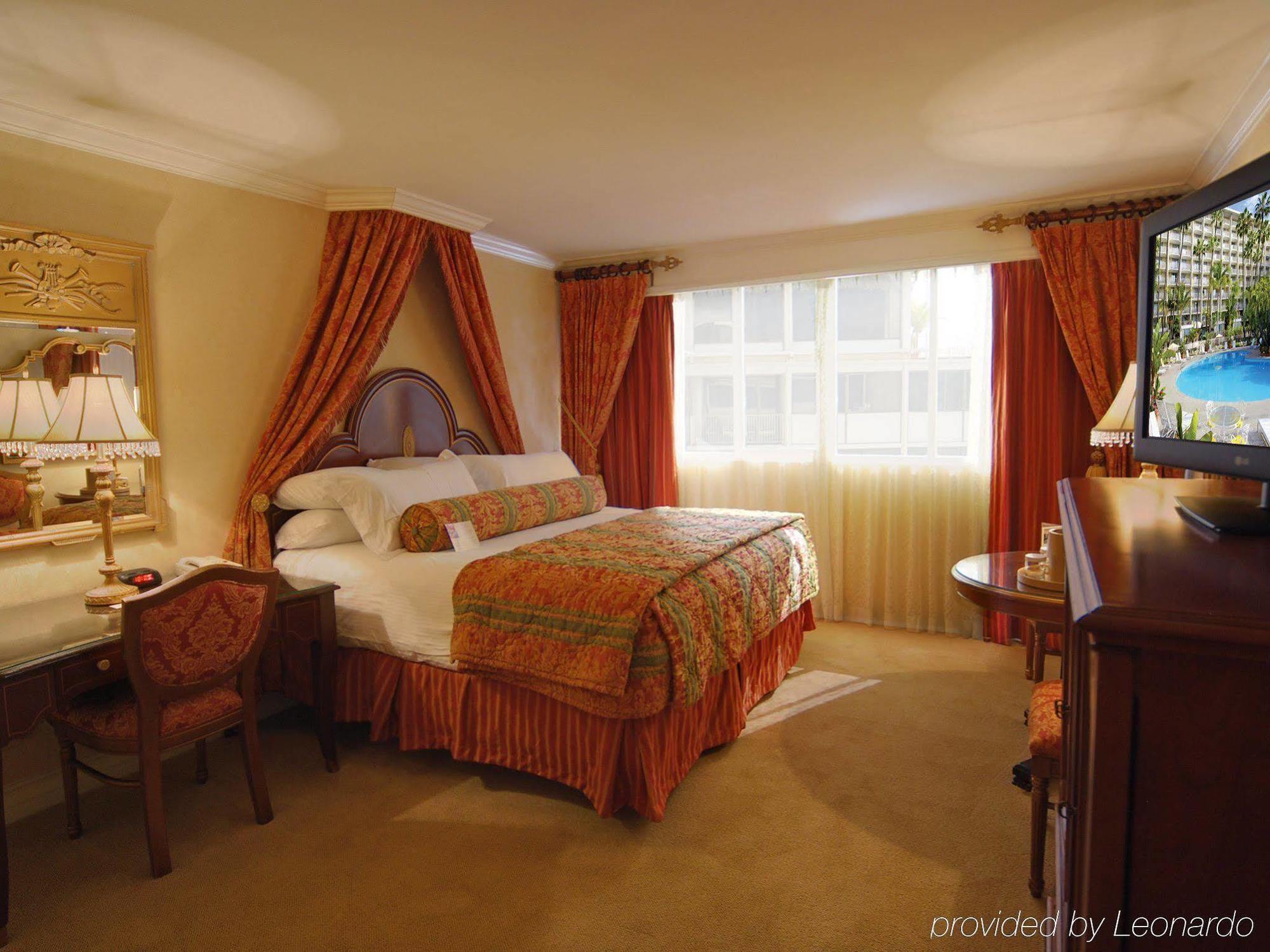 Hotel Town&country 4*